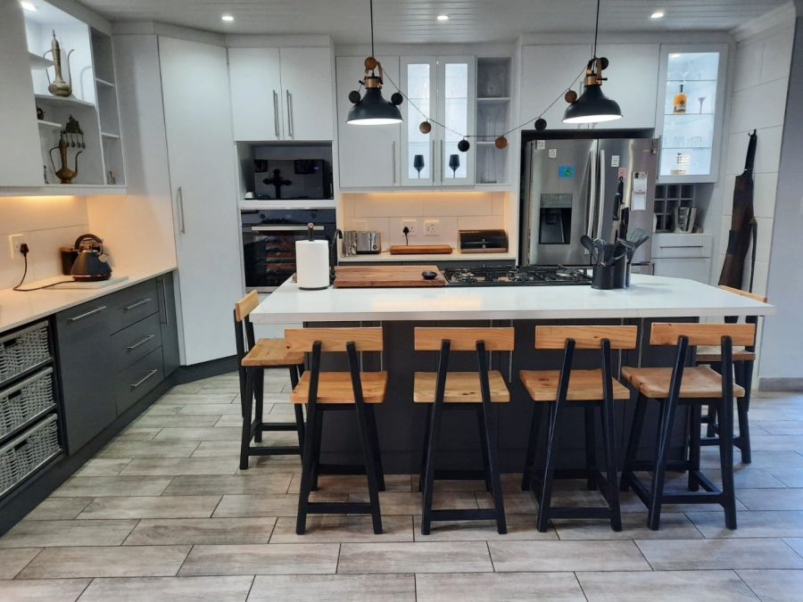 3 Bedroom Property for Sale in Reebok Western Cape